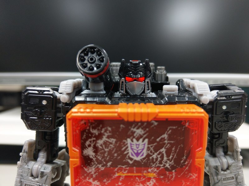 Transformers Siege Soundblaster 35th Anniversary Edition In Hand Photos 09 (9 of 27)